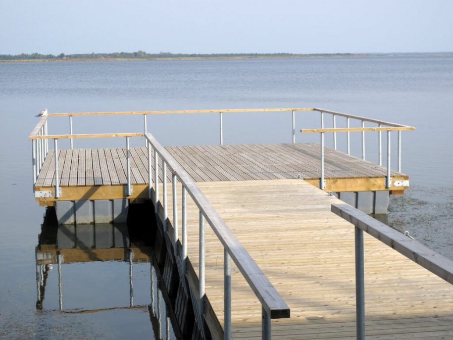 Pontoon boat railings Haapsalu promenaad Andry Prodel +372 5304 4000 andry@topmarine.ee