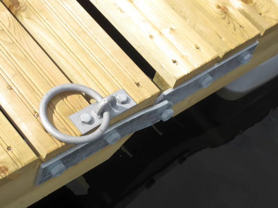 Top Marine boat mooring ring in Palamuse for secure vessel attachment at marina.