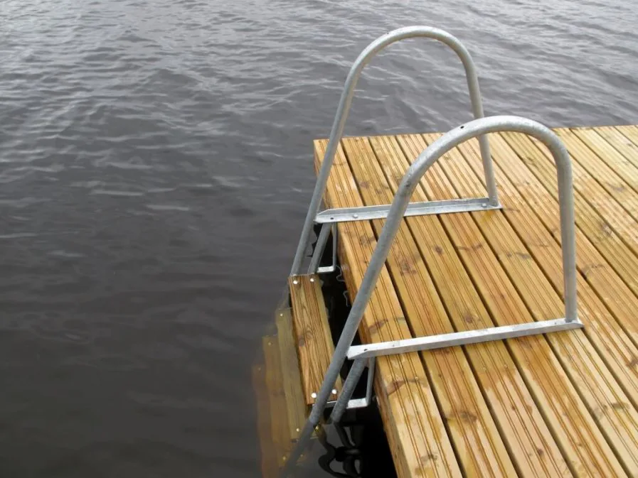 Swimming ladder Kuremaa Andry Prodel +372 5304 4000 andry@topmarine.ee